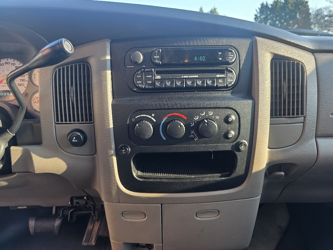 Dodge Ram 3500 4dr Quad Cab 160.5" WB DRW 4WD SLT 2005