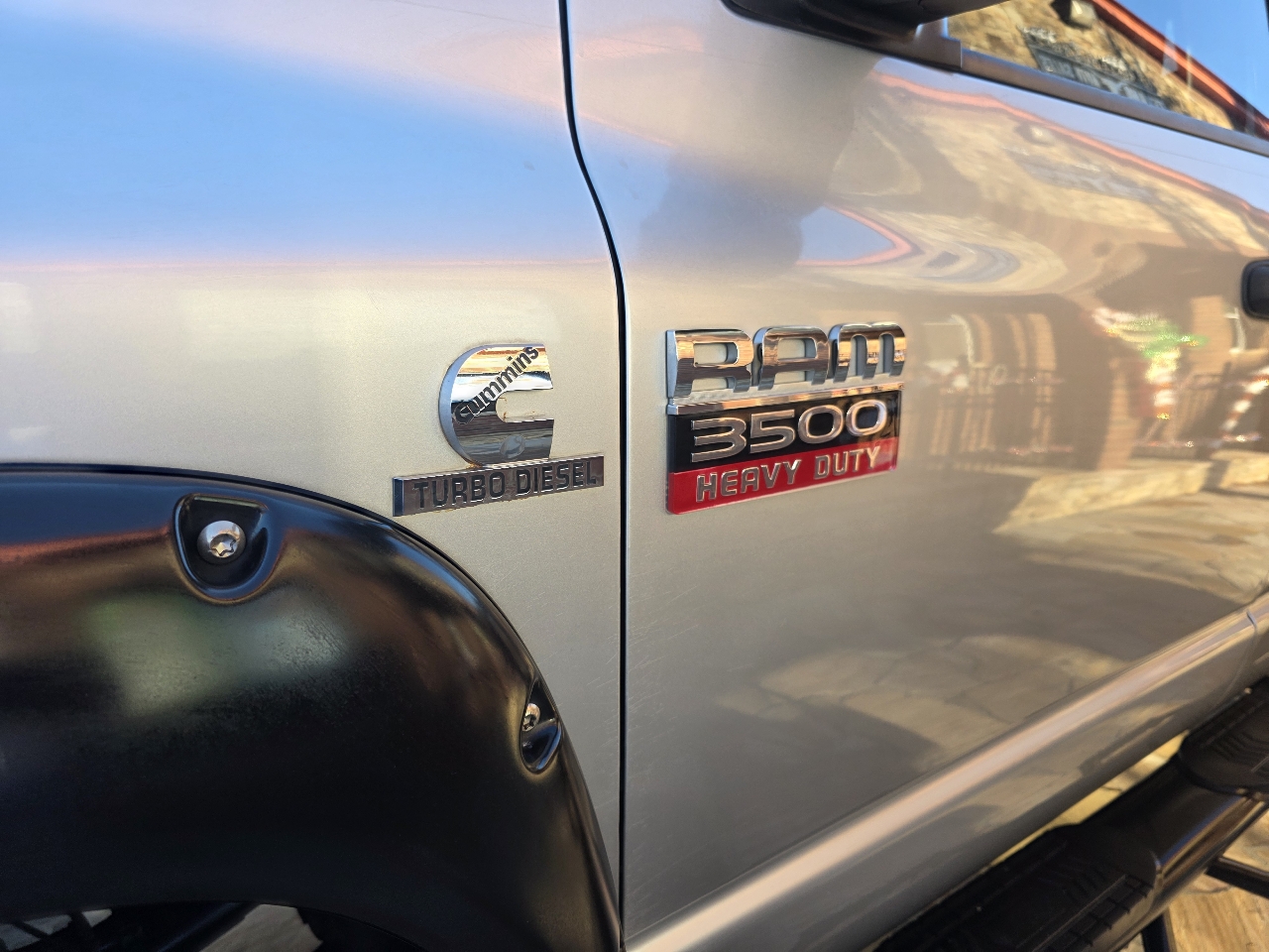 Dodge Ram 3500 4dr Quad Cab 160.5" WB DRW 4WD SLT 2005