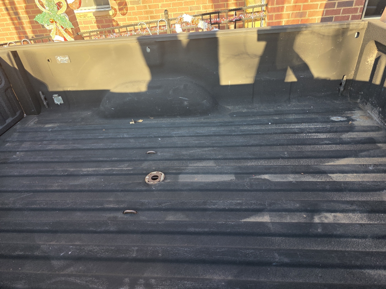 Dodge Ram 3500 4dr Quad Cab 160.5" WB DRW 4WD SLT 2005