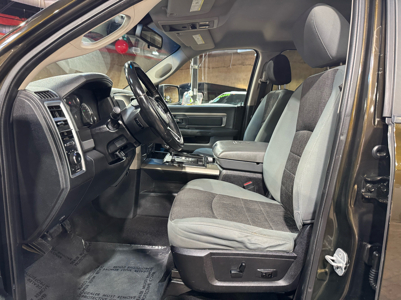 RAM 1500 2WD Crew Cab 140.5" Lone Star 2013