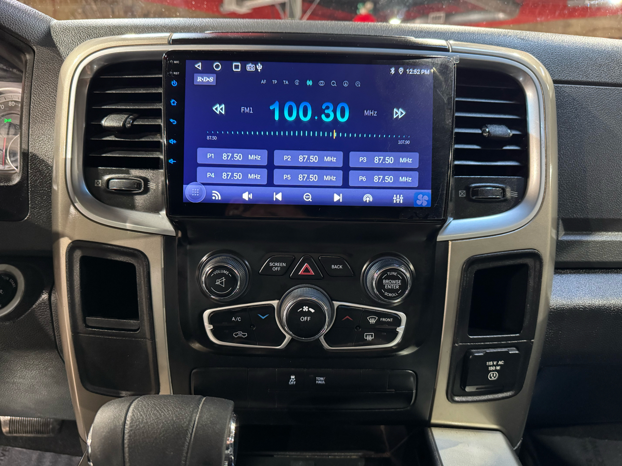 RAM 1500 2WD Crew Cab 140.5" Lone Star 2013