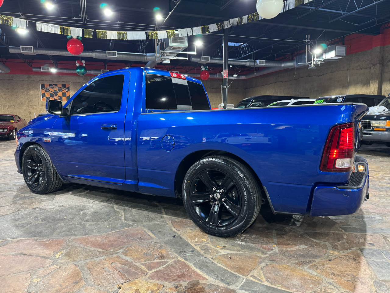 RAM 1500 2WD Reg Cab 120.5" Sport 2015