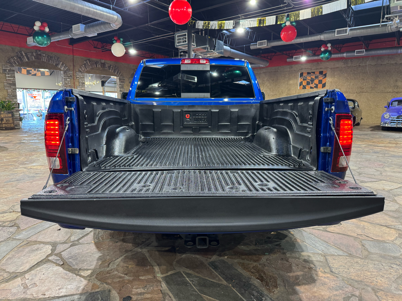 RAM 1500 2WD Reg Cab 120.5" Sport 2015