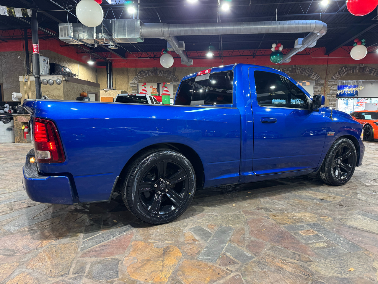 RAM 1500 2WD Reg Cab 120.5" Sport 2015