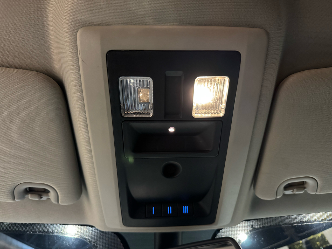 RAM 1500 2WD Reg Cab 120.5" Sport 2015