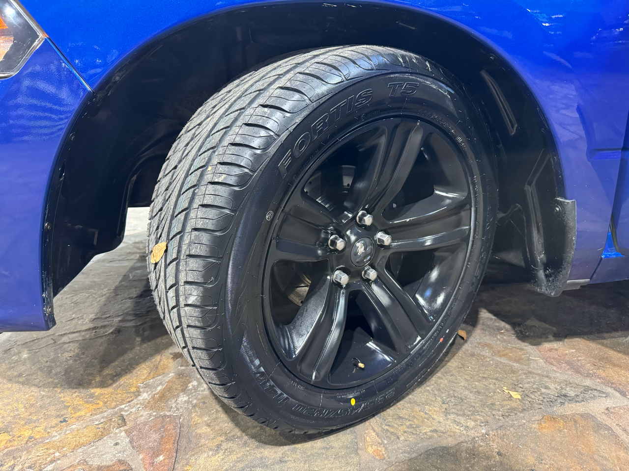 RAM 1500 2WD Reg Cab 120.5" Sport 2015