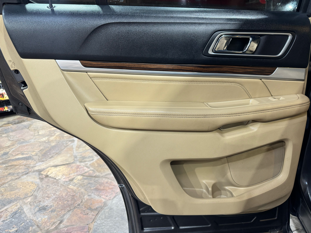 Ford Explorer FWD 4dr Limited 2016