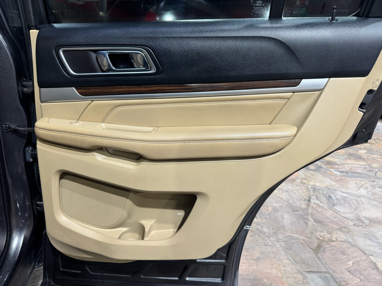 Ford Explorer FWD 4dr Limited 2016