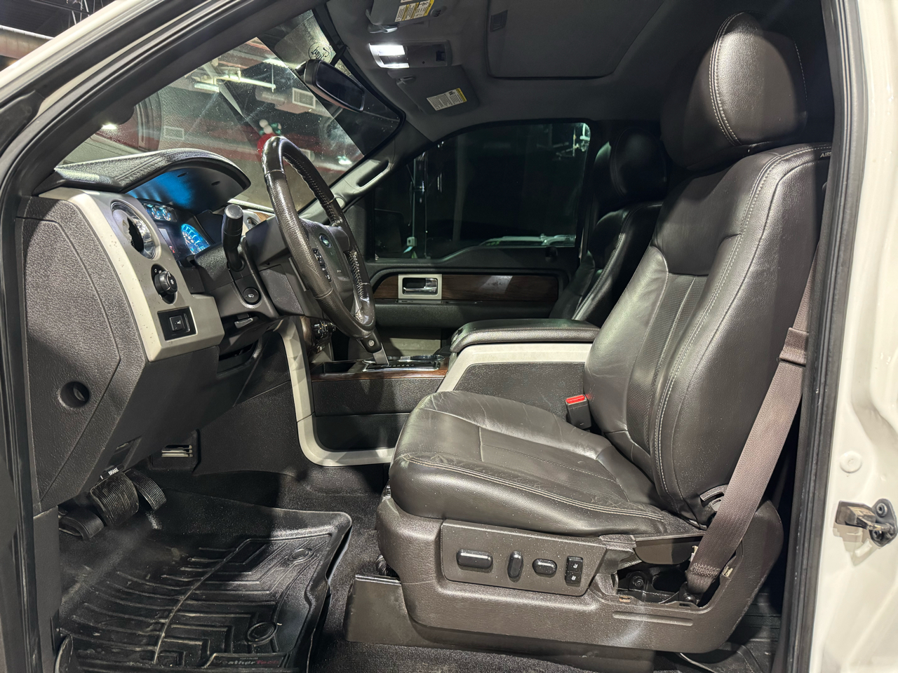 Ford F-150 4WD SuperCrew 145" Lariat 2014