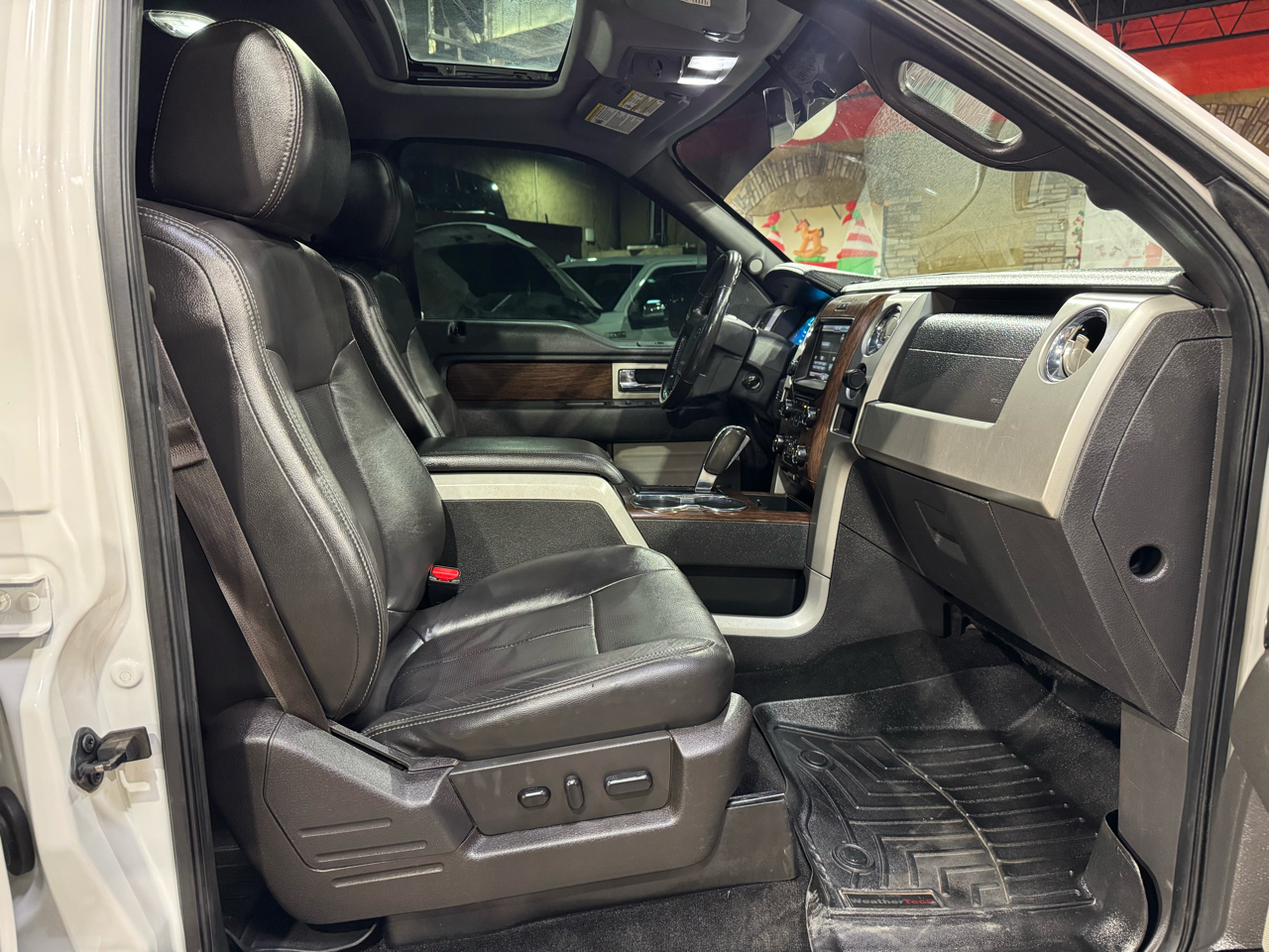 Ford F-150 4WD SuperCrew 145" Lariat 2014