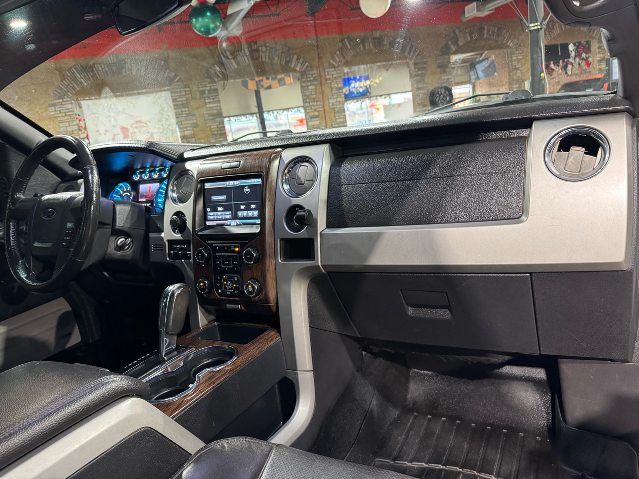 Ford F-150 4WD SuperCrew 145" Lariat 2014