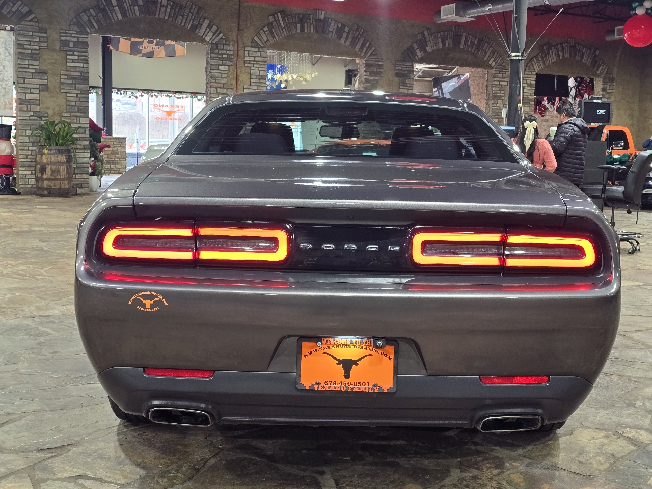 Dodge Challenger 2dr Cpe SXT 2015
