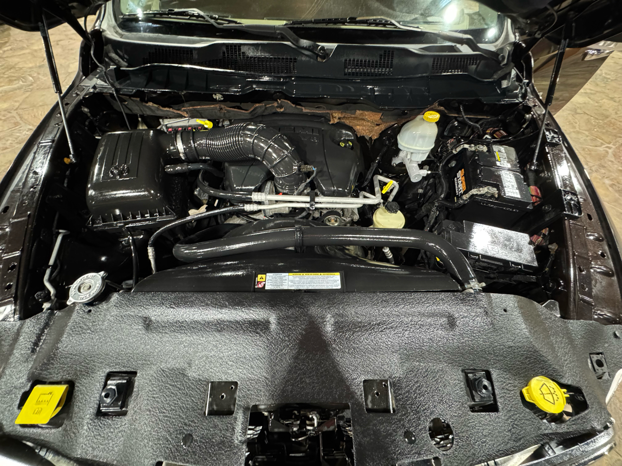 RAM 1500 2WD Quad Cab 140.5" Big Horn 2011