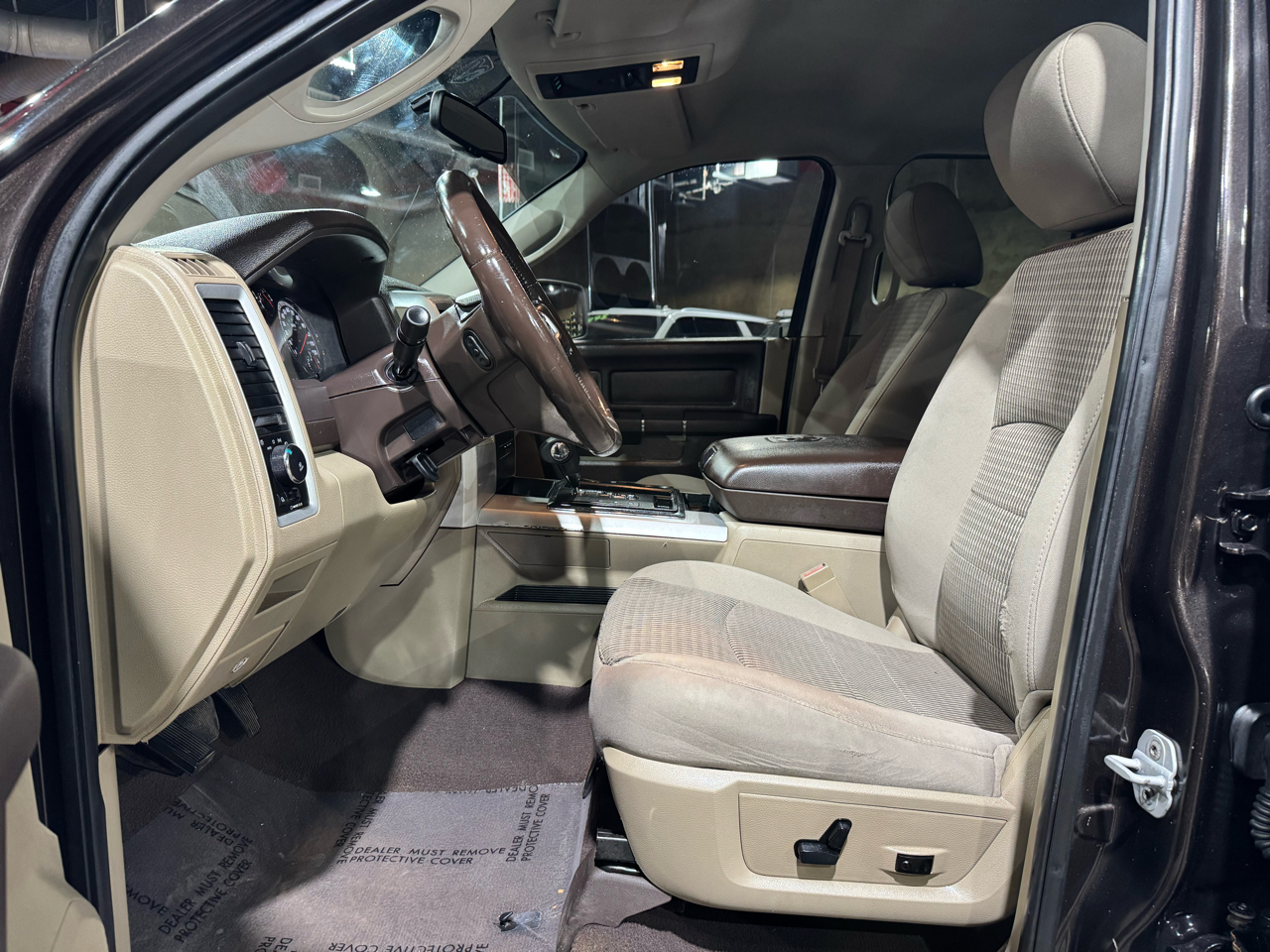 RAM 1500 2WD Quad Cab 140.5" Big Horn 2011