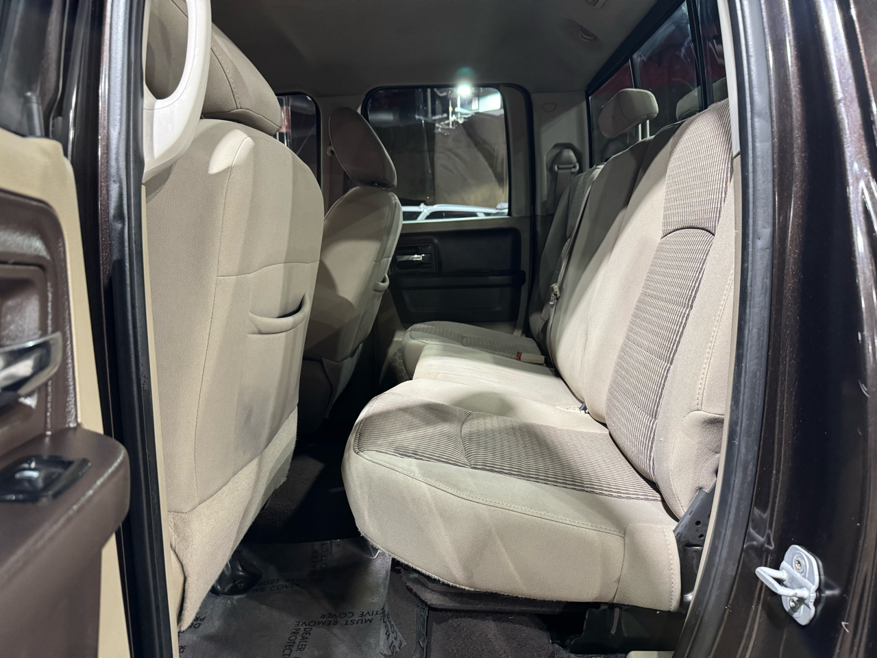 RAM 1500 2WD Quad Cab 140.5" Big Horn 2011