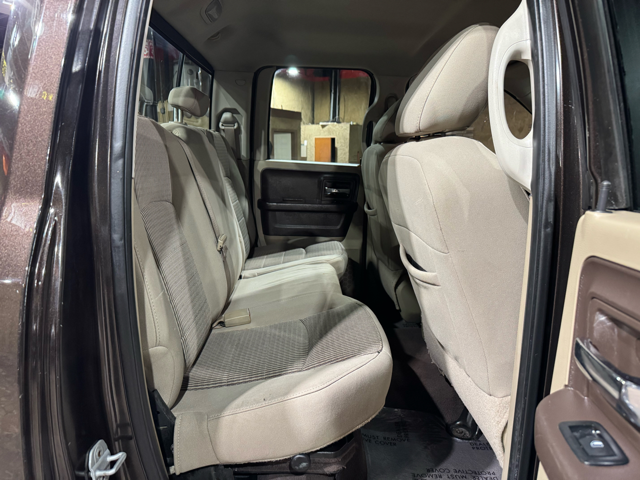 RAM 1500 2WD Quad Cab 140.5" Big Horn 2011