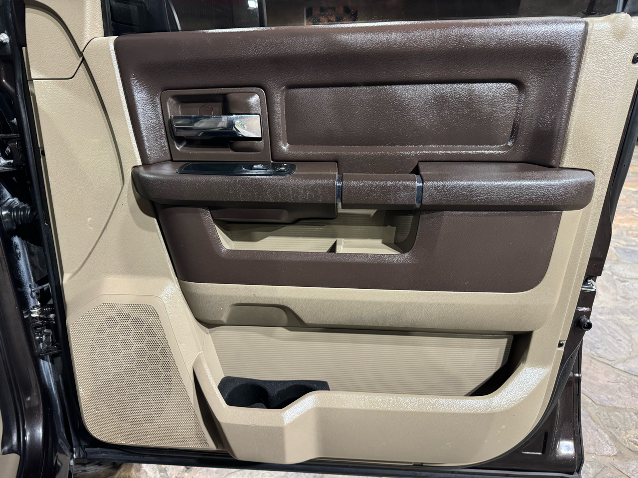 RAM 1500 2WD Quad Cab 140.5" Big Horn 2011