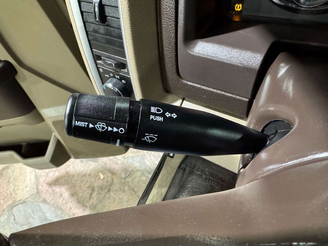 RAM 1500 2WD Quad Cab 140.5" Big Horn 2011