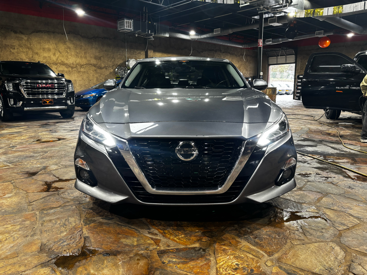 Nissan Altima 2.5 SL Sedan 2020