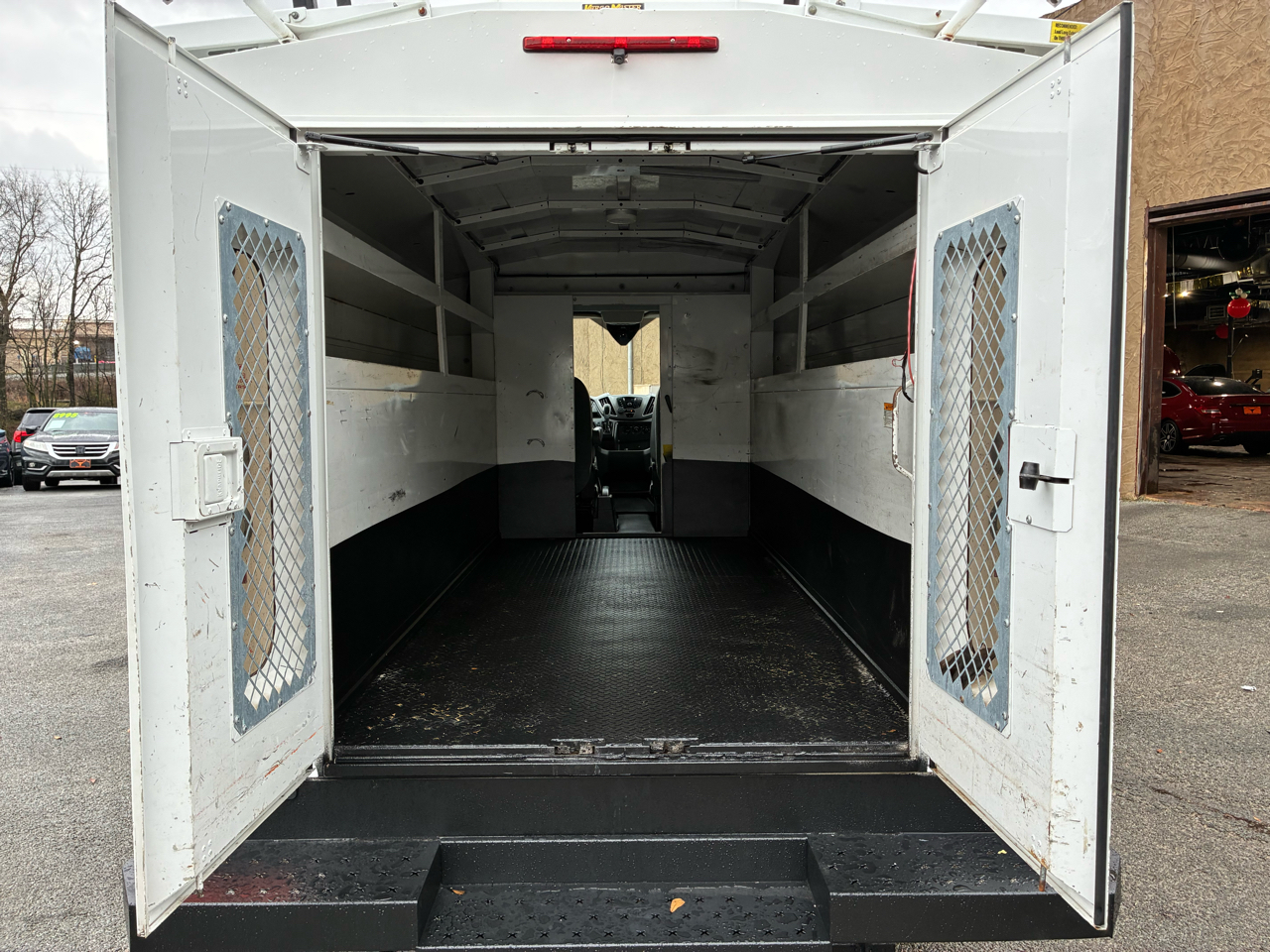 Ford Transit Cutaway T-250 138" 9000 GVWR SRW 2016