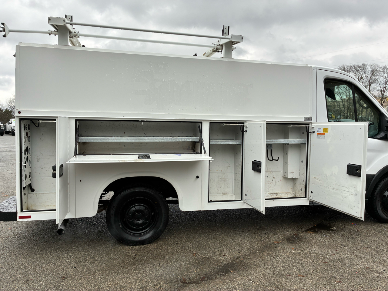 Ford Transit Cutaway T-250 138" 9000 GVWR SRW 2016