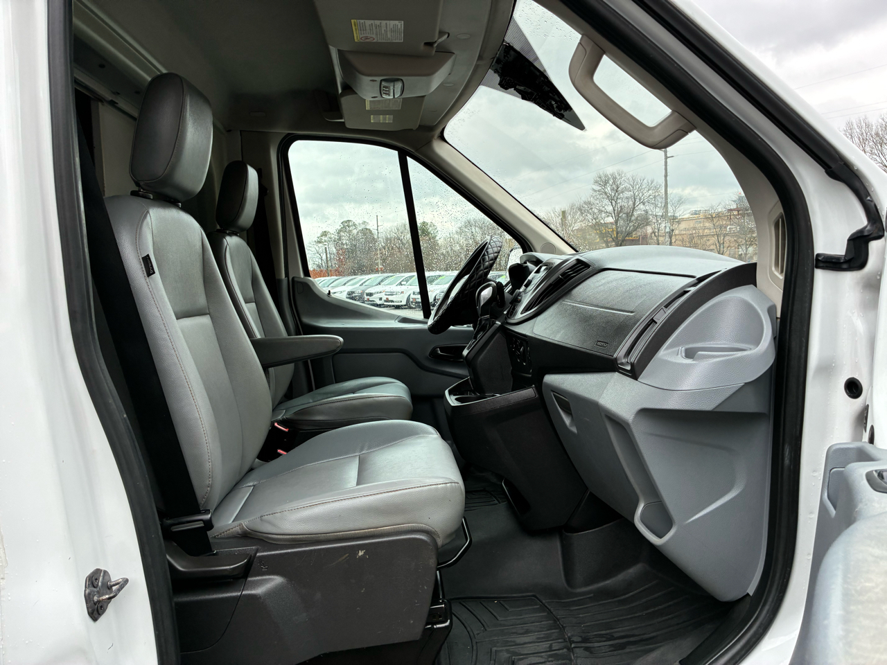 Ford Transit Cutaway T-250 138" 9000 GVWR SRW 2016