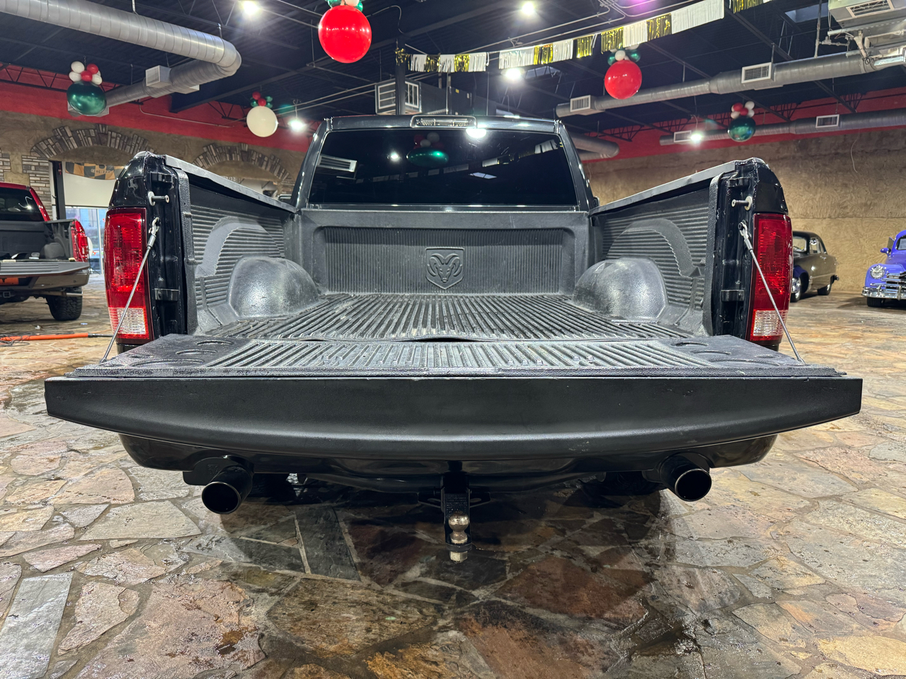 RAM 1500 2WD Reg Cab 120.5" R/T 2011