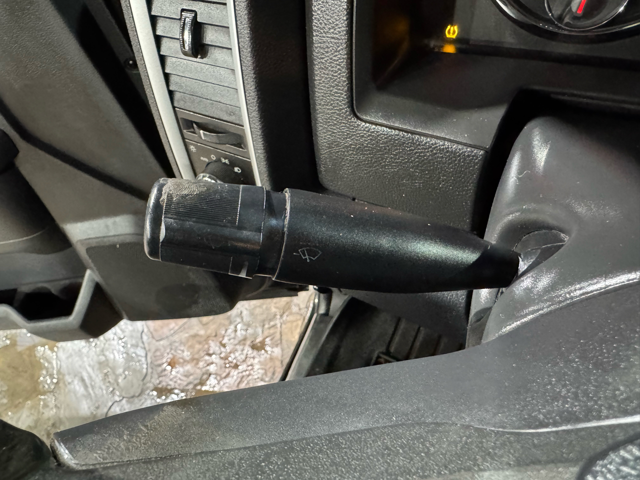 RAM 1500 2WD Reg Cab 120.5" R/T 2011