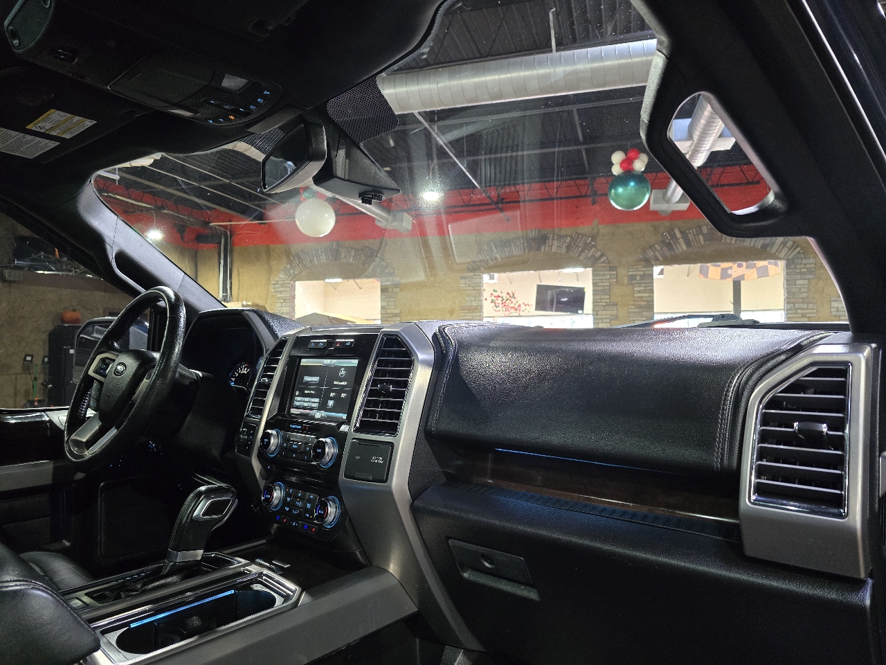 Ford F-150 4WD SuperCrew 145" Platinum 2015