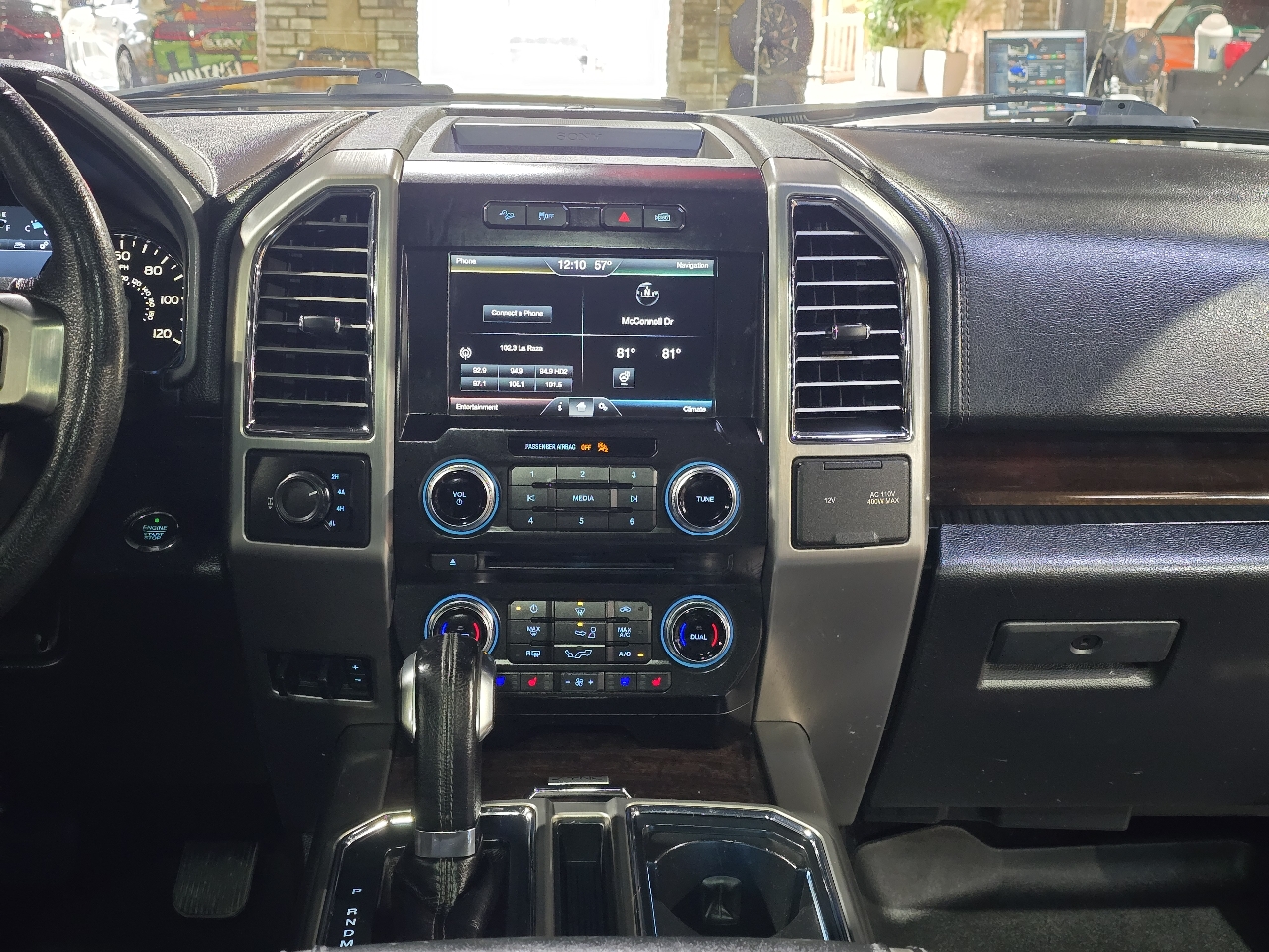 Ford F-150 4WD SuperCrew 145" Platinum 2015