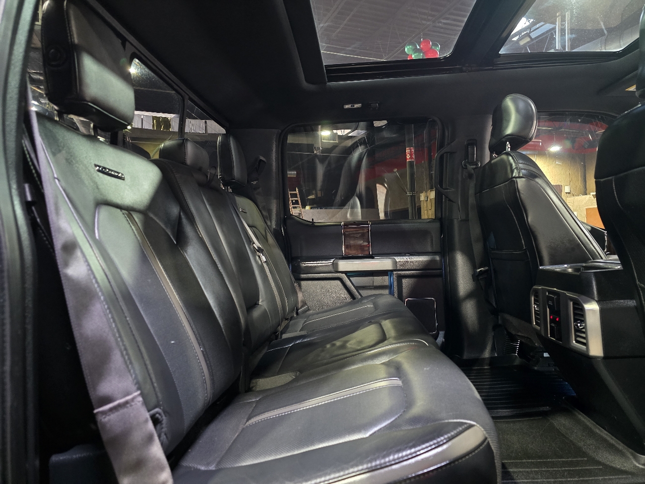 Ford F-150 4WD SuperCrew 145" Platinum 2015