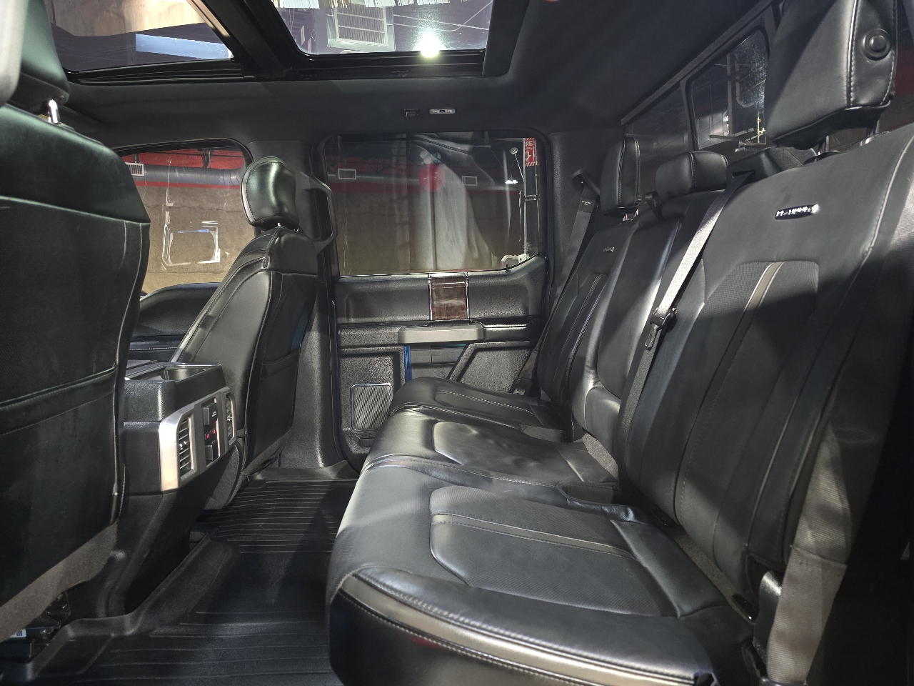 Ford F-150 4WD SuperCrew 145" Platinum 2015