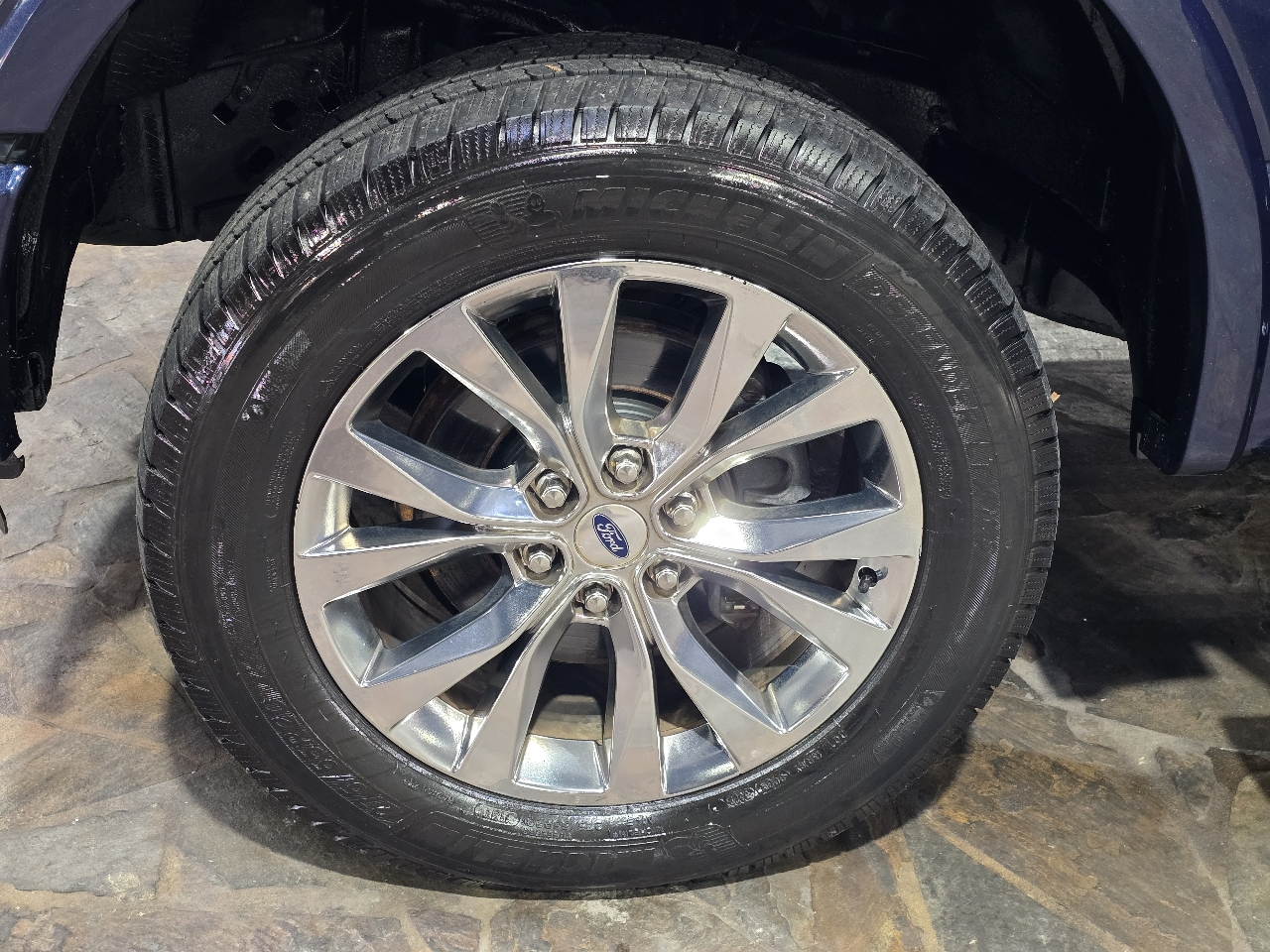 Ford F-150 4WD SuperCrew 145" Platinum 2015