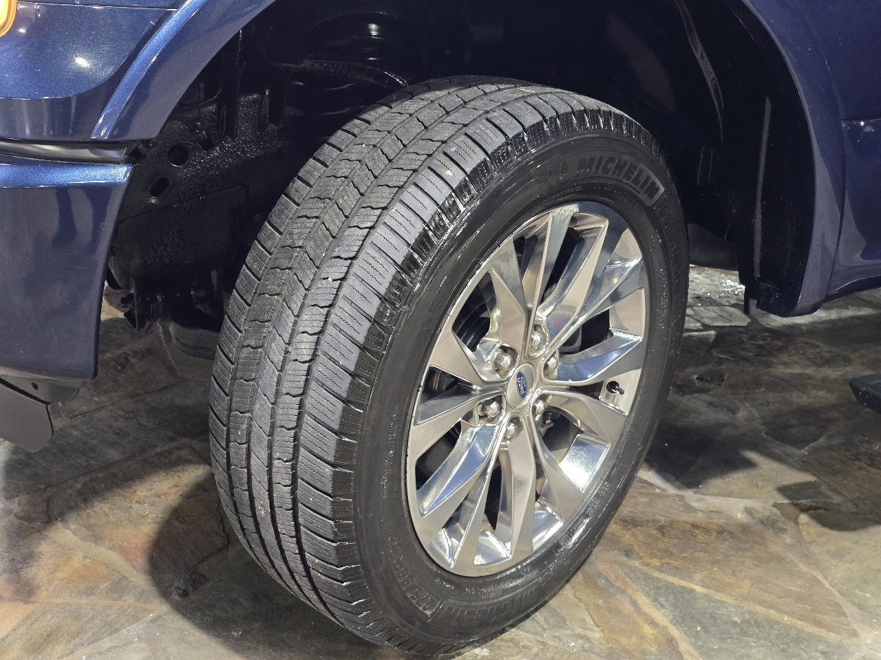 Ford F-150 4WD SuperCrew 145" Platinum 2015