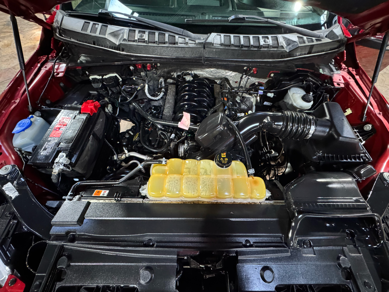 Ford F-150 4WD SuperCrew 145" Lariat 2016