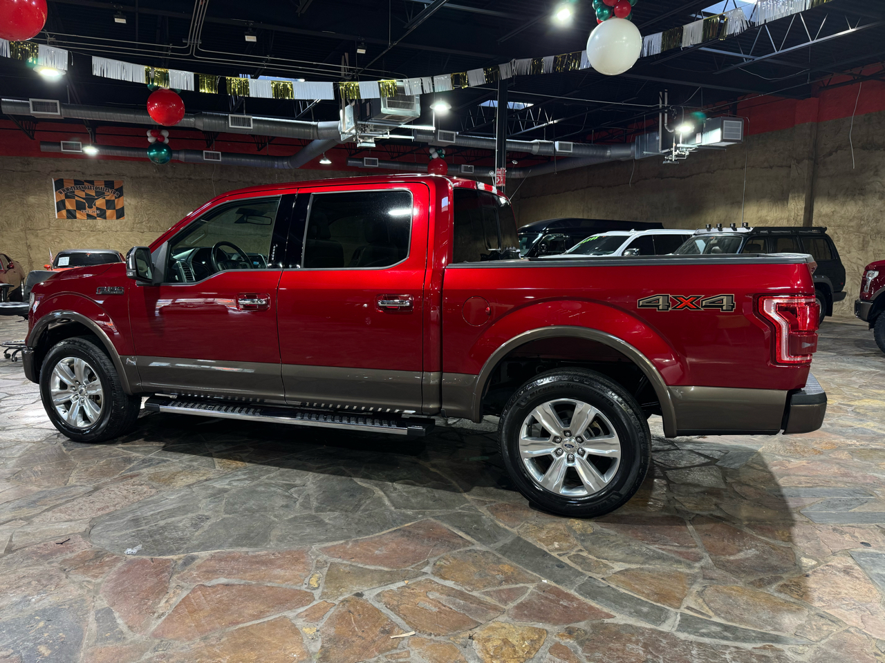 Ford F-150 4WD SuperCrew 145" Lariat 2016