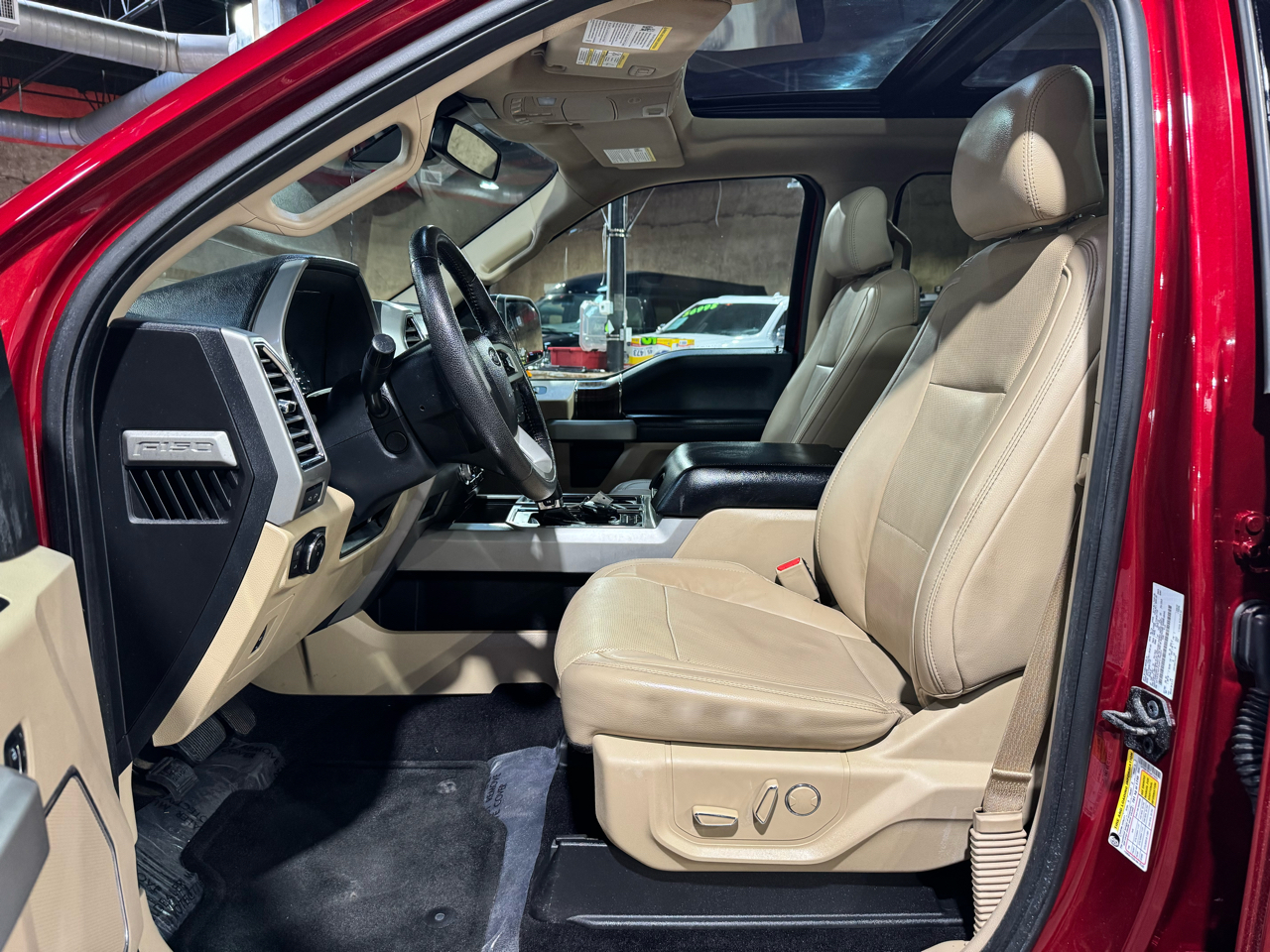 Ford F-150 4WD SuperCrew 145" Lariat 2016