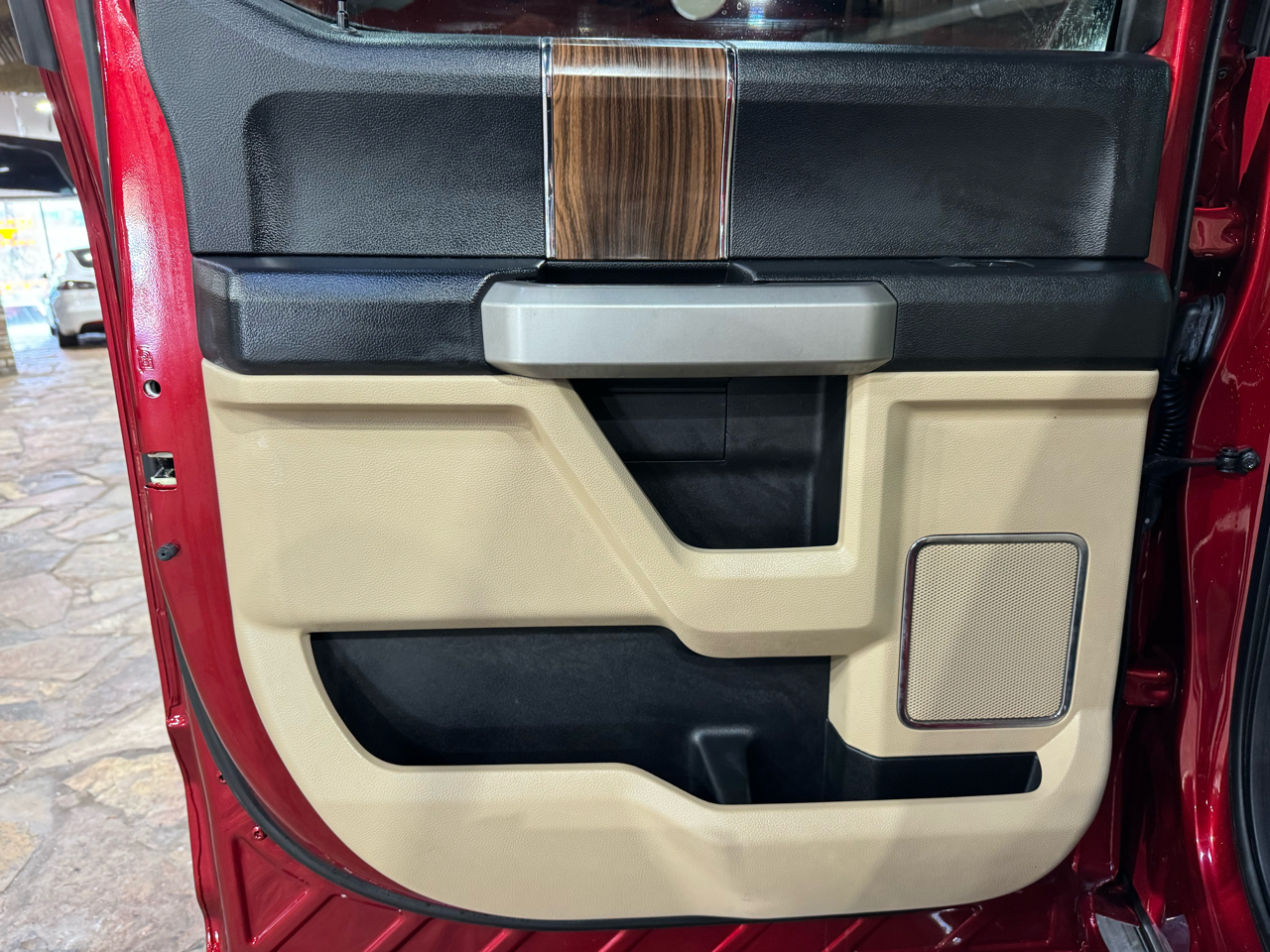 Ford F-150 4WD SuperCrew 145" Lariat 2016