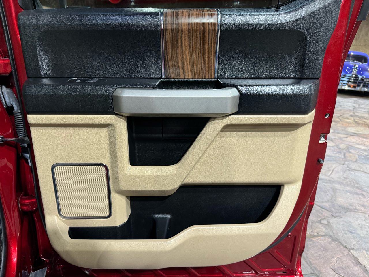 Ford F-150 4WD SuperCrew 145" Lariat 2016