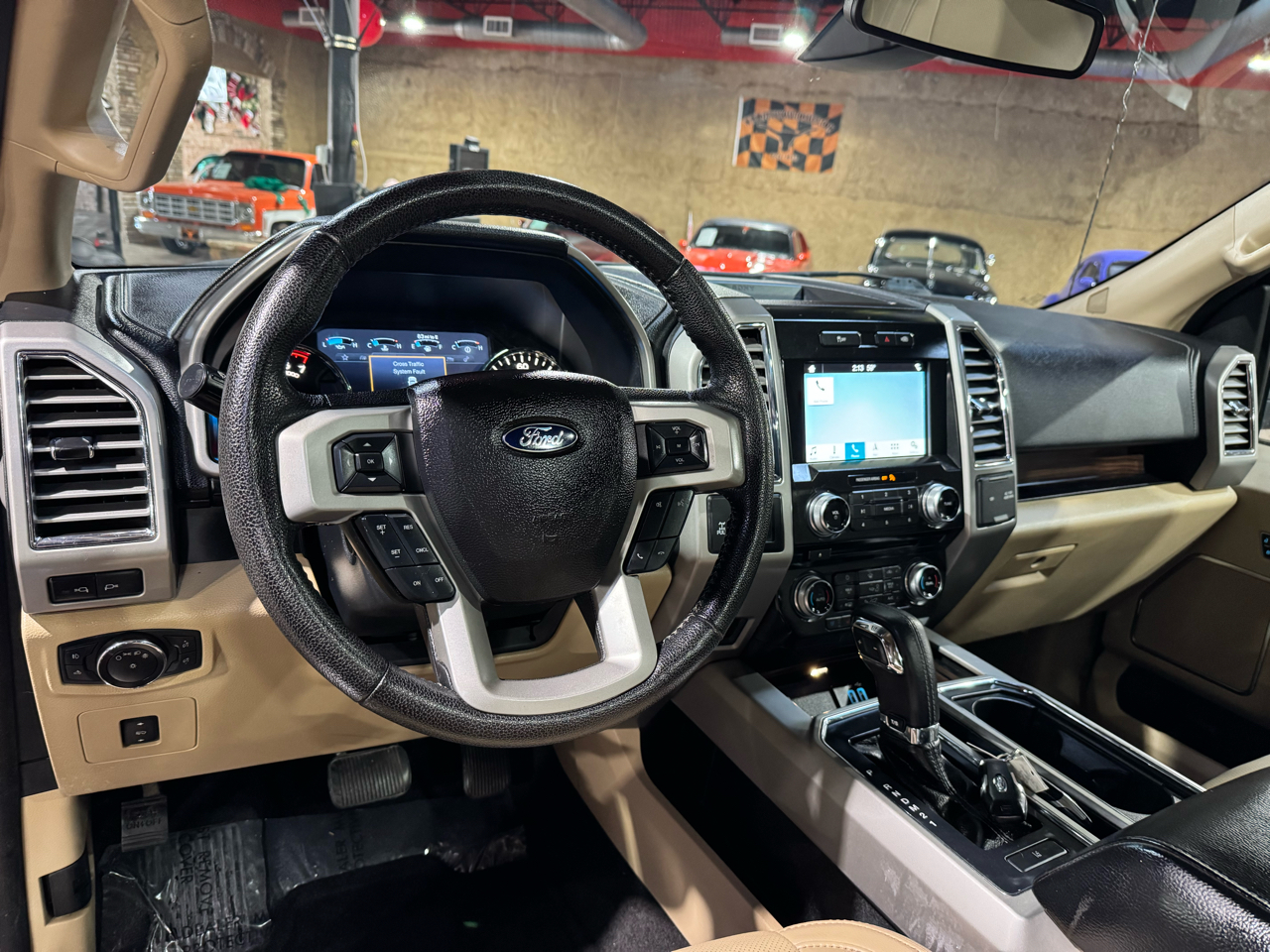 Ford F-150 4WD SuperCrew 145" Lariat 2016