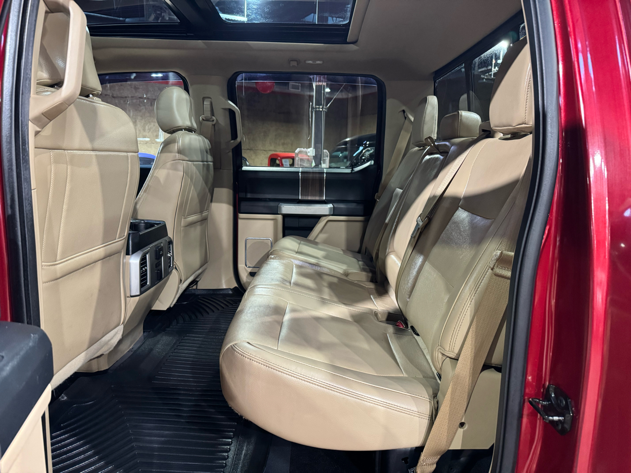 Ford F-150 4WD SuperCrew 145" Lariat 2015