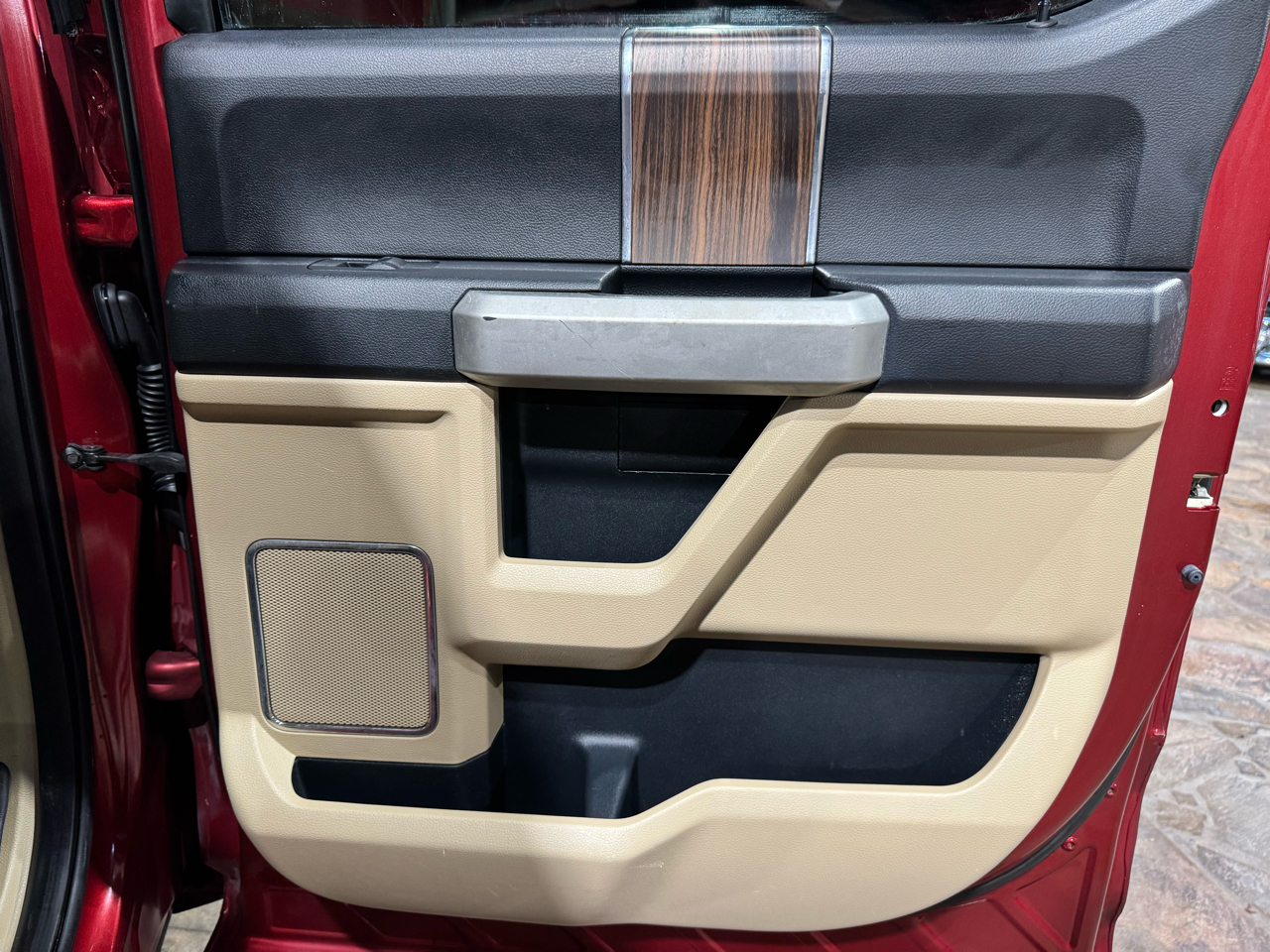 Ford F-150 4WD SuperCrew 145" Lariat 2015