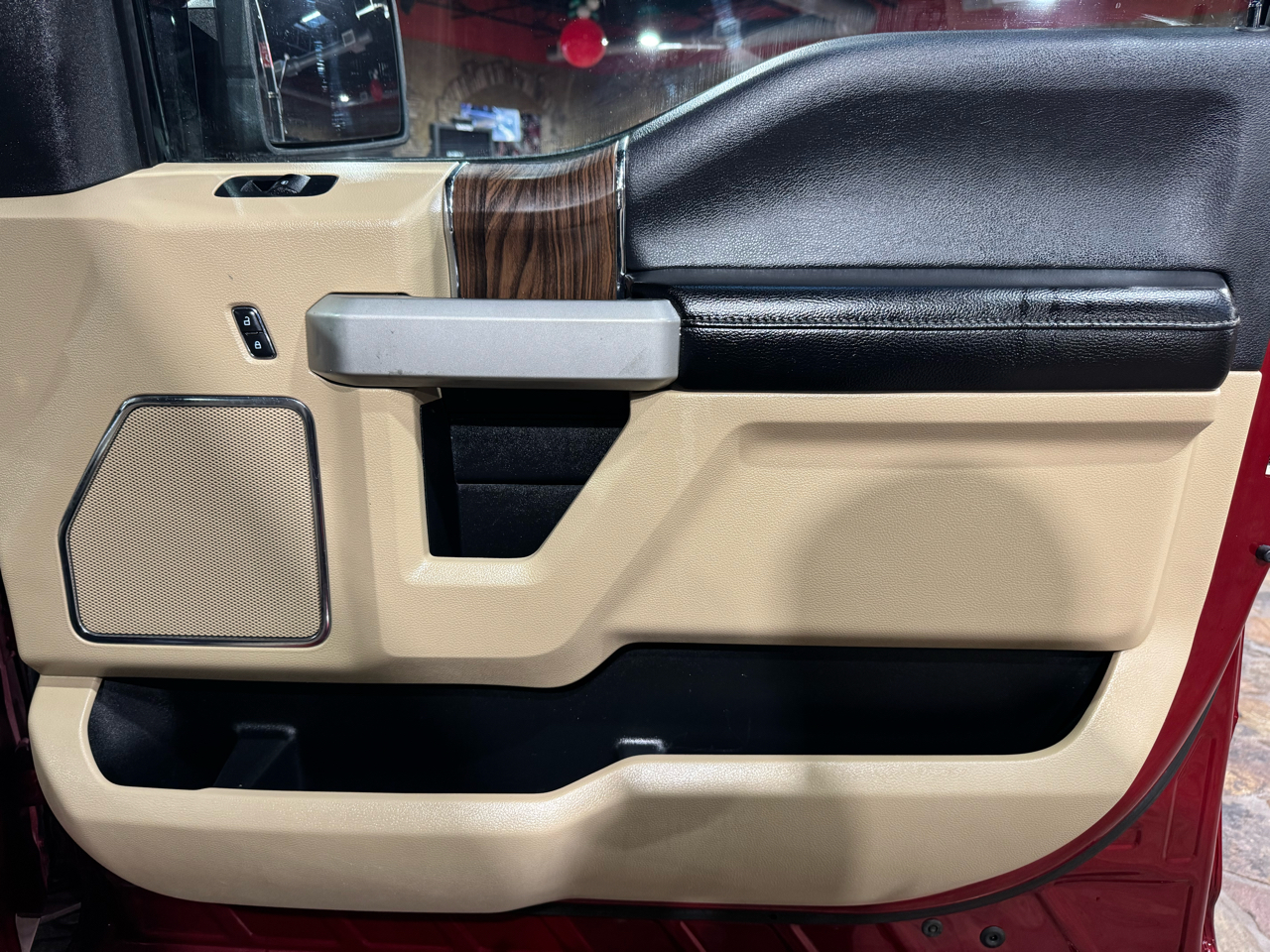 Ford F-150 4WD SuperCrew 145" Lariat 2015