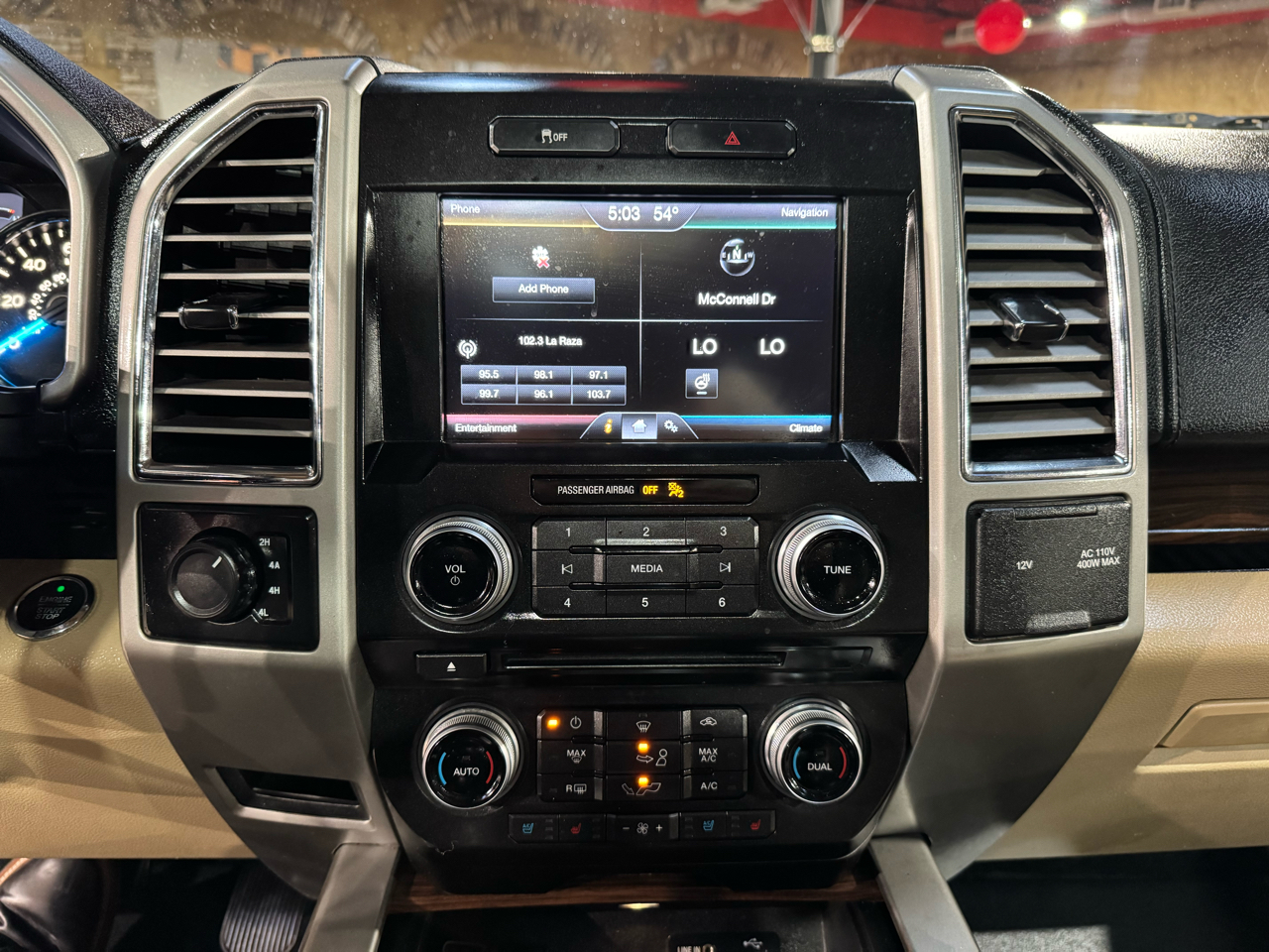 Ford F-150 4WD SuperCrew 145" Lariat 2015