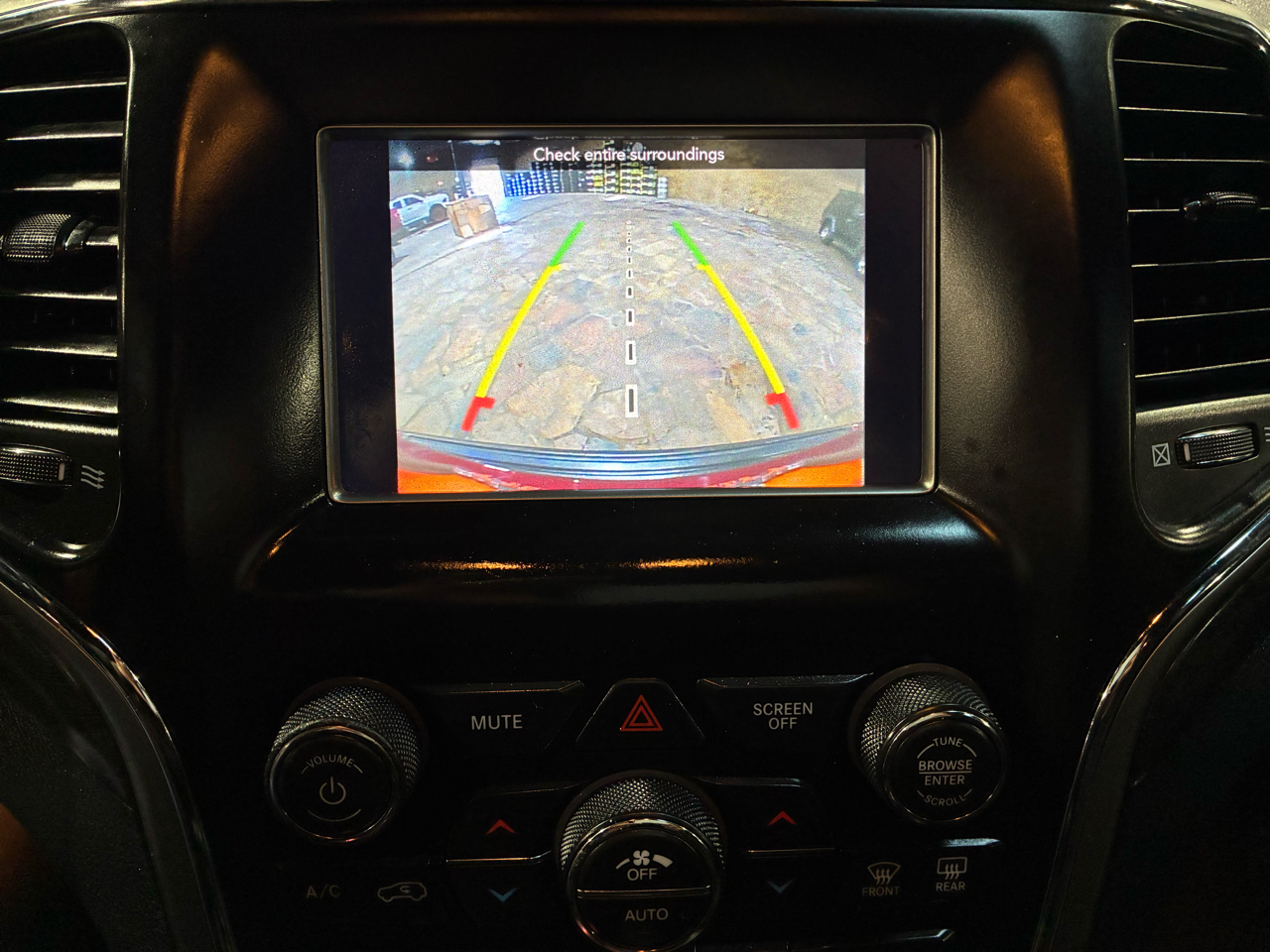 Jeep Grand Cherokee Laredo 4x2 *Ltd Avail* 2018