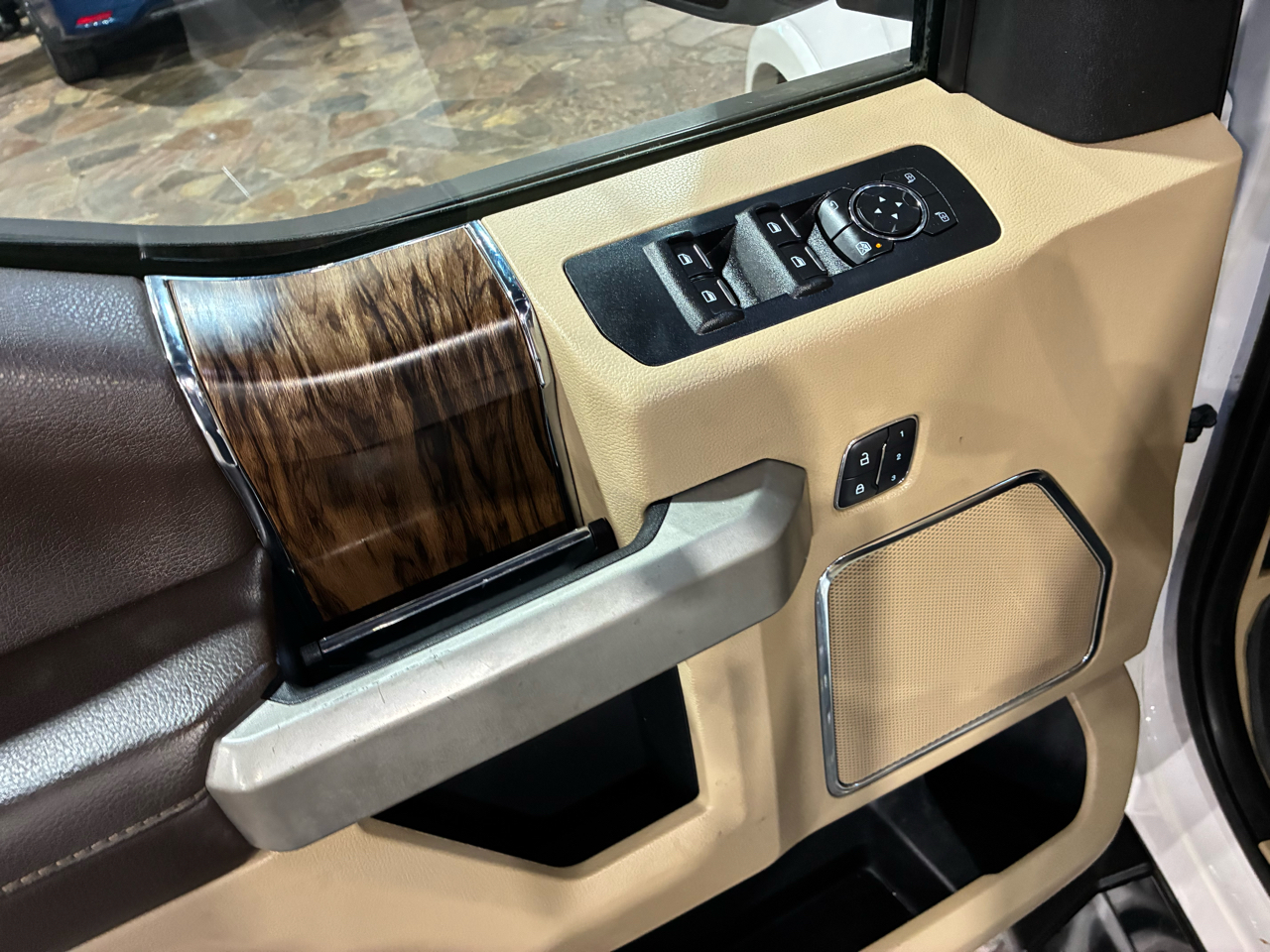 Ford F-150 4WD SuperCab 133" Lariat 2018