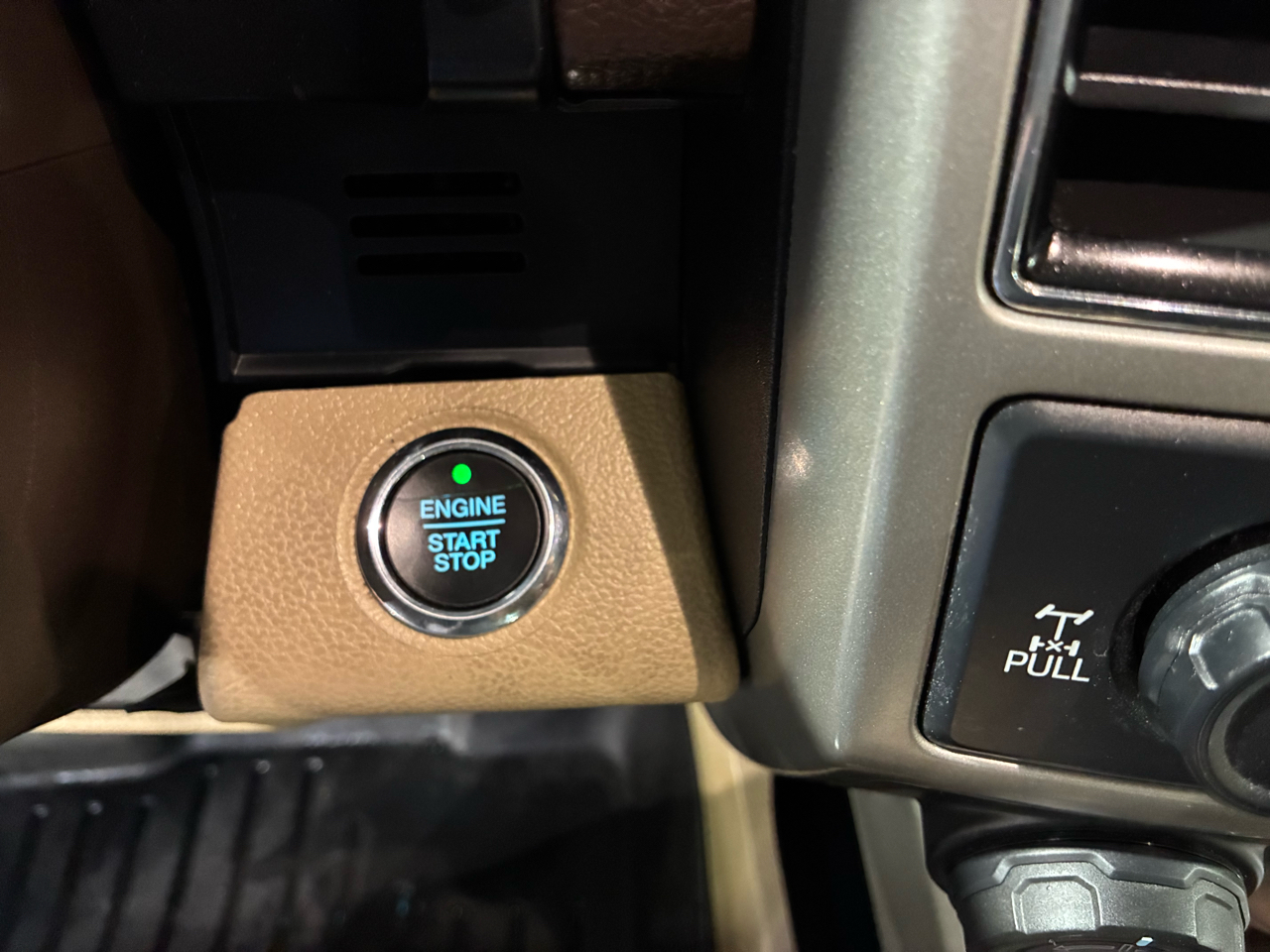 Ford F-150 4WD SuperCab 133" Lariat 2018