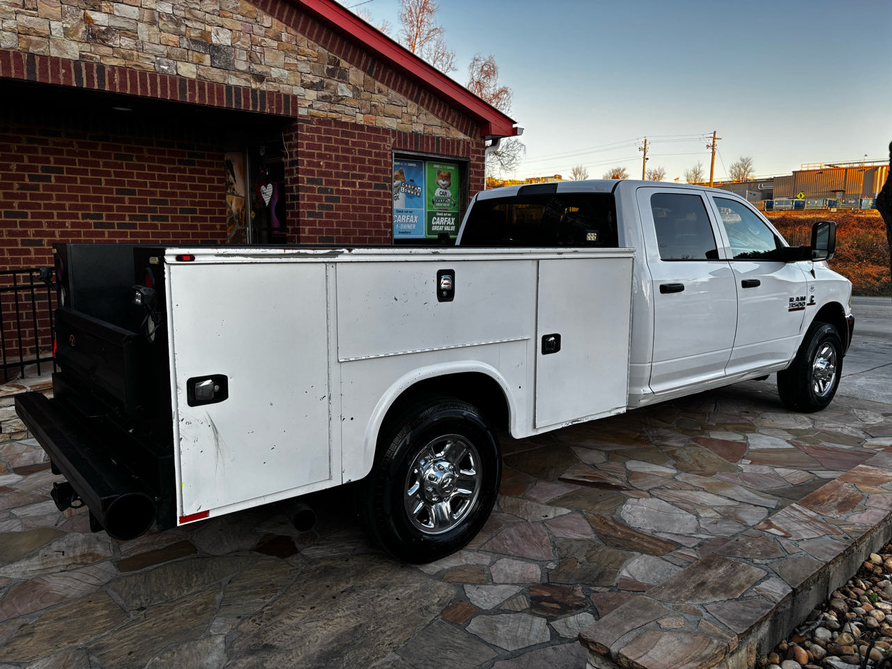 RAM 3500 Chassis Cab Tradesman 4WD Crew Cab 60" CA 172.4" WB 2017