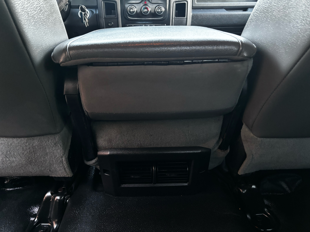 RAM 3500 Chassis Cab Tradesman 4WD Crew Cab 60" CA 172.4" WB 2017