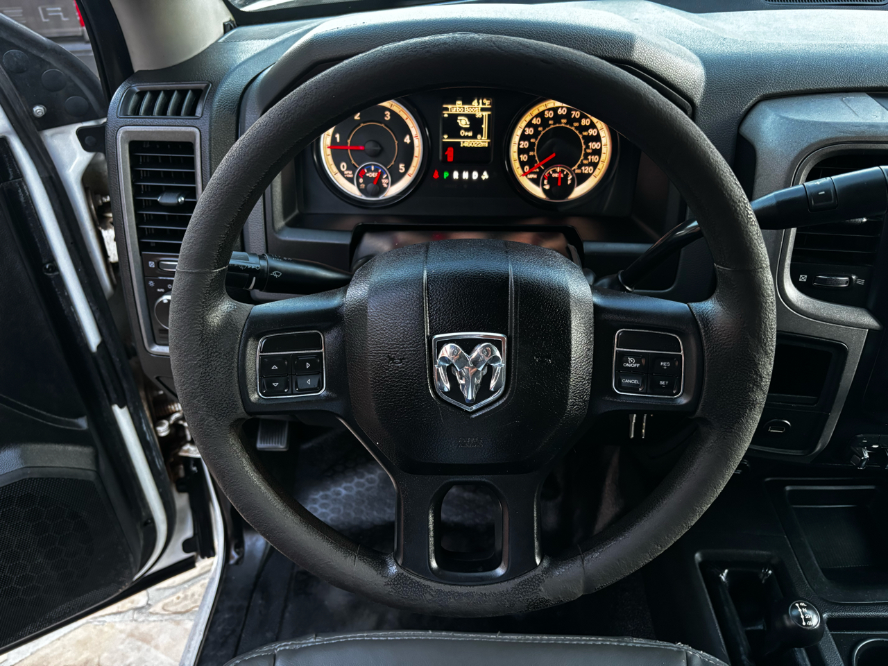 RAM 3500 Chassis Cab Tradesman 4WD Crew Cab 60" CA 172.4" WB 2017